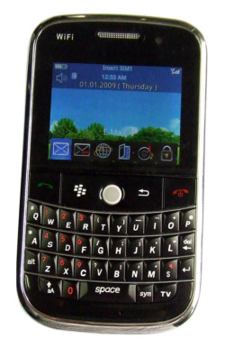 Blackberry9000clone2