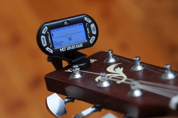 Guitar Tuner Clip – Hands on review with a 3-in-1 guitar tuner