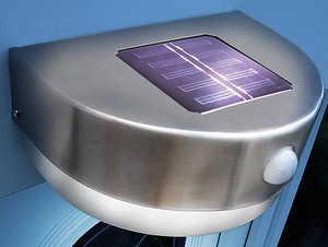 Solaroverdoorpirlight