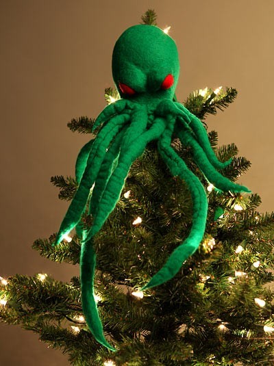 Cthulhu Tree Topper is adorably evil