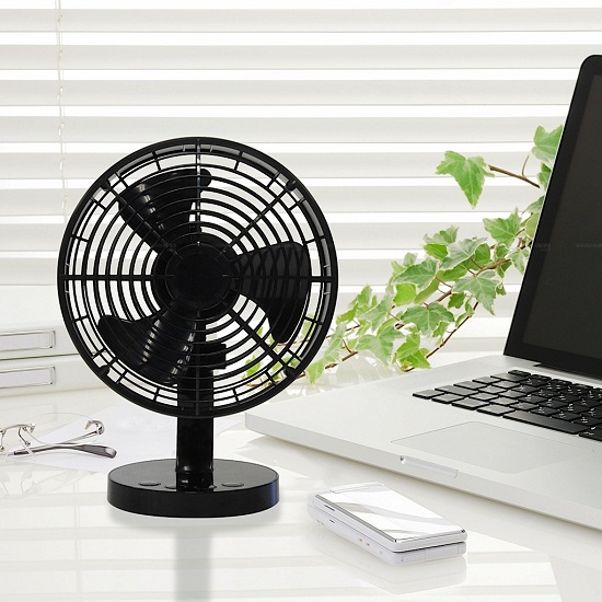 Synex Voice-Controlled USB Fan takes lazy to a new level