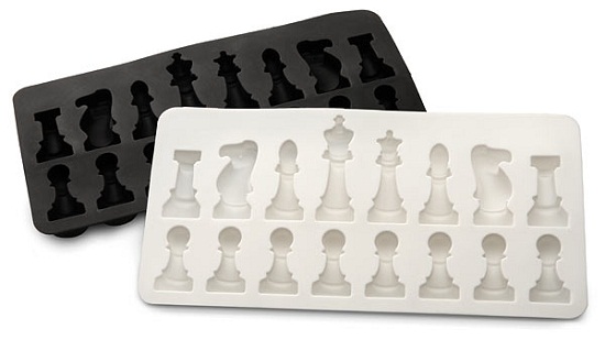 Ice Speed Chess Set lets mother nature be your chess clock