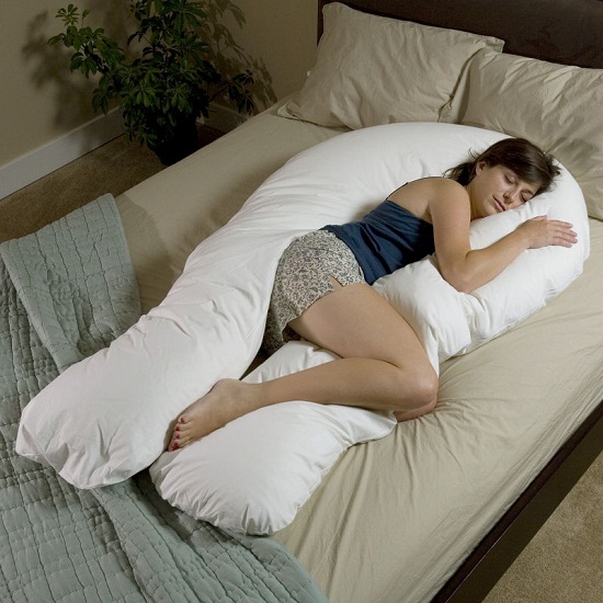 Total Body Support Pillow will swallow you at night
