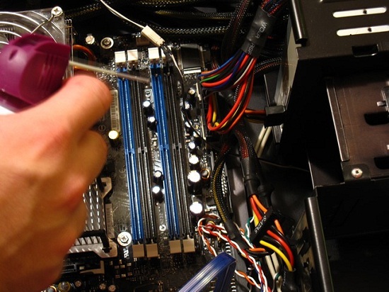 Learn how to properly clean out your dusty computer