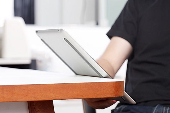 Bluelounge Kicks keep your iPad protected, without covering it up