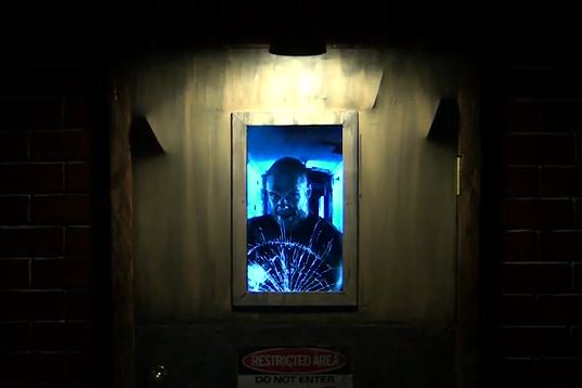 Animatronic Door will scare the pants off your trick-or-treaters