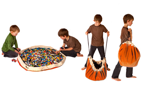 Swoop Storage Bag & Play Mat is the perfect way to hold your LEGOs