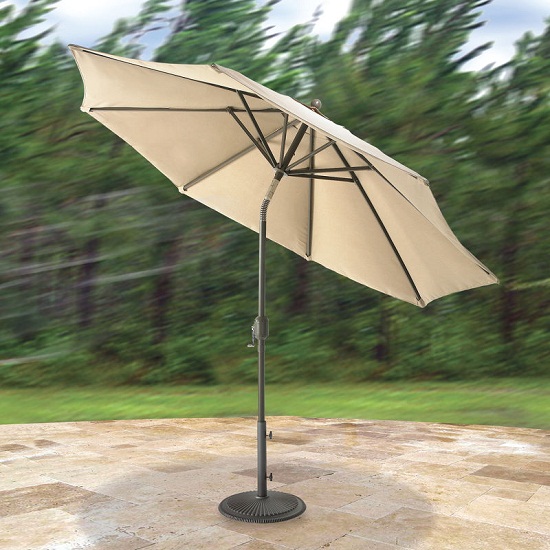 This Umbrella automatically adjusts itself when it’s windy outside