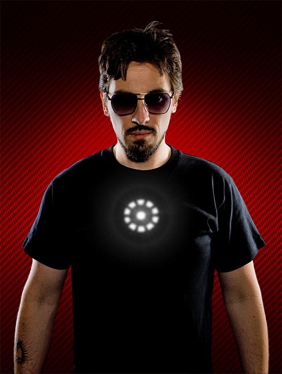 Light Up LED Iron Man Shirt won’t give you super human abilities, but will make you awesome