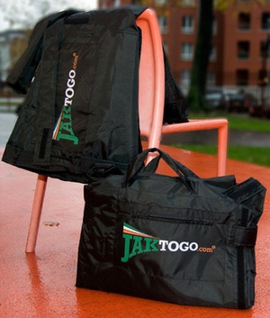 The Jaktogo jacket bag avoids excess baggage fees at the airport