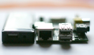 Raspberry Pi vs Android 4.0 Thumb PC : disappointing Pi is sadly not ready for prime time TV