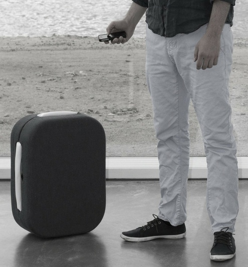 Hop – the suitcase that follows you like a puppy