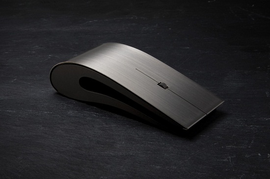 Titanium Mouse will show off your social status