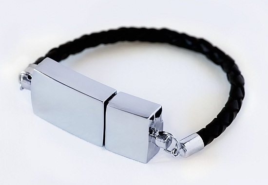USB Bracelet makes sure your fondest memories are always within reach