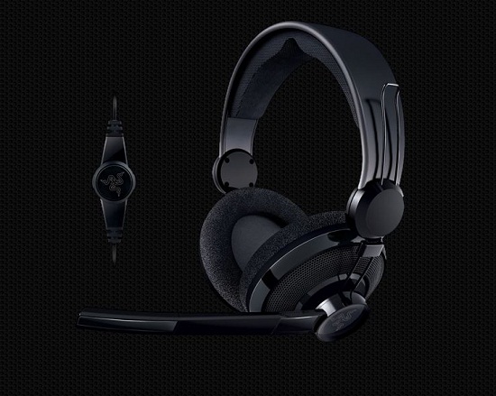 Razer Carcharias Headset is a console gamers dream