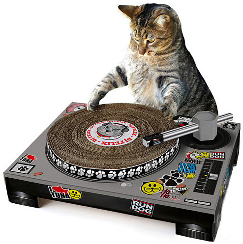 Cat Scratch DJ – give your cat the gift that keeps on spinning
