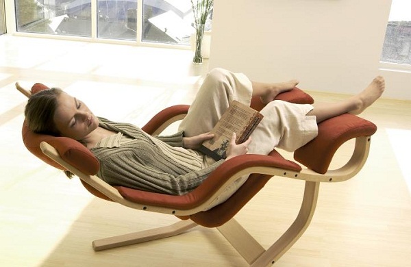 Gravity Balans Chair will make you feel like you’re on Cloud 9