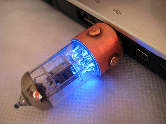 Steampunk Vacuum Tube Flash Drive is the locket of the present