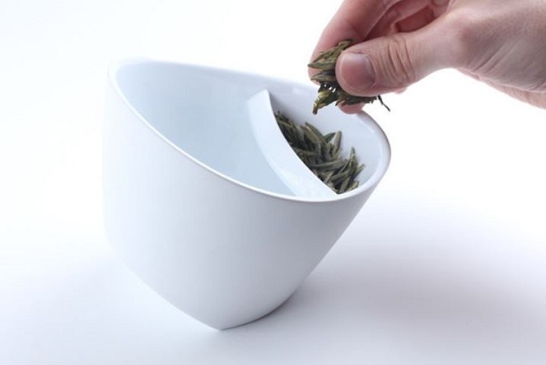 This Magisso Teacup makes loose leaf tea easy peasy