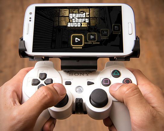 GameKlip – use your favorite DualShock controller with any Android phone