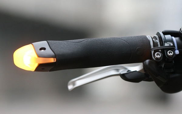 BlinkerGrips – The bicycle grips that say, ‘Hey! I’m riding here.’