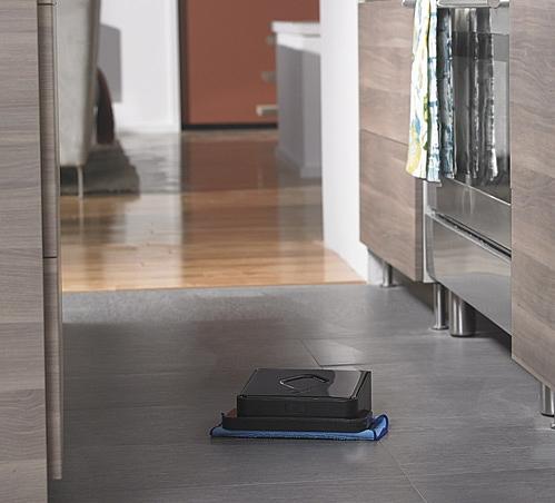 Braava iRobot 380t – mops, sweeps, and hangs out with Wall-E