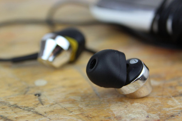 How to make a neat and easy custom-fit earbud