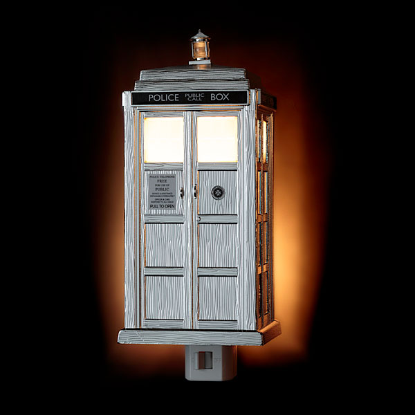 Doctor Who Limited Edition Chrome TARDIS Night Light – Timey-Wimey light protects you from Daleks in the dark