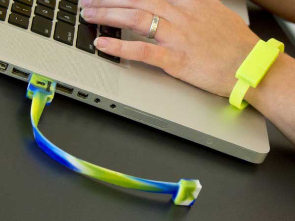 OnHand 8GB USB Flashdrive Wristband – Memory you can wear