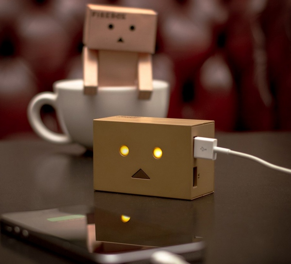 Robot Head Phone Charger – fake cardboard head, light up eyes, 6000mAh? What’s not to love?