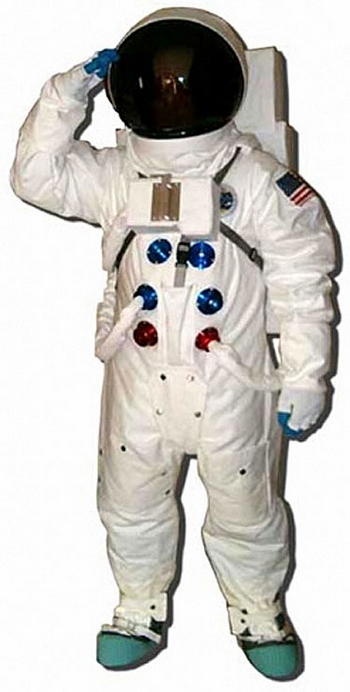 Apollo Astronaut Full Space Suit Replica – Houston we are good to go…