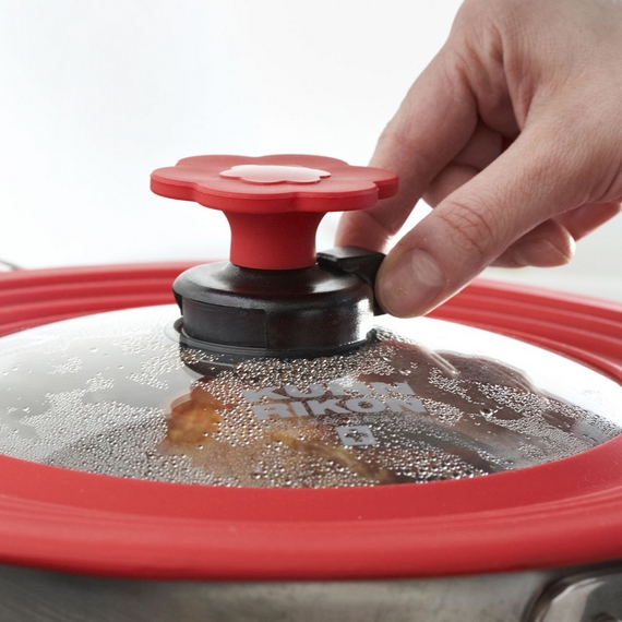 Kuhn Rikon Smart Lid  – this cool lid makes your cooking pots much more clever-er