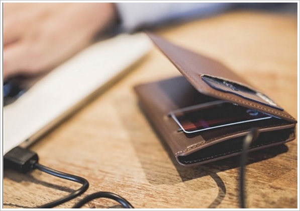 SEYVR Phone Charging Wallet – why carry around a separate charger when you can have one in your wallet instead?