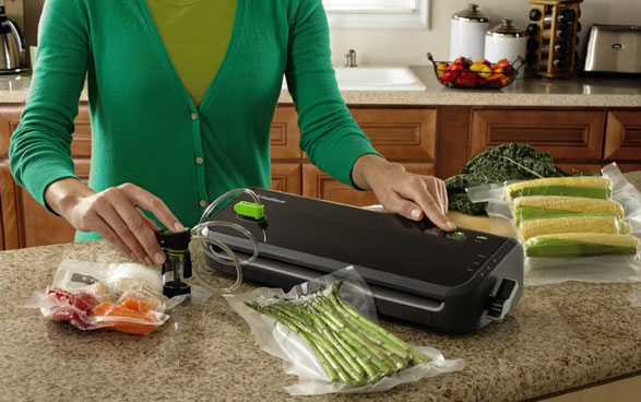 FoodSaver FM-2000 Vacuum Sealing System – keeps your food fresh for almost … forever