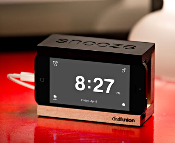 Snooze iPhone Dock – instantly convert your iPhone into a regular bedside alarm clock
