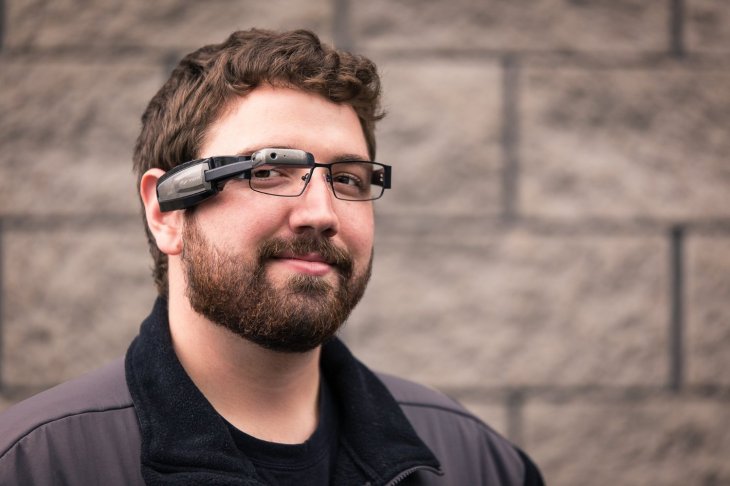 Vuzix M100 Smart Glasses – give your eyes a RoboCop upgrade