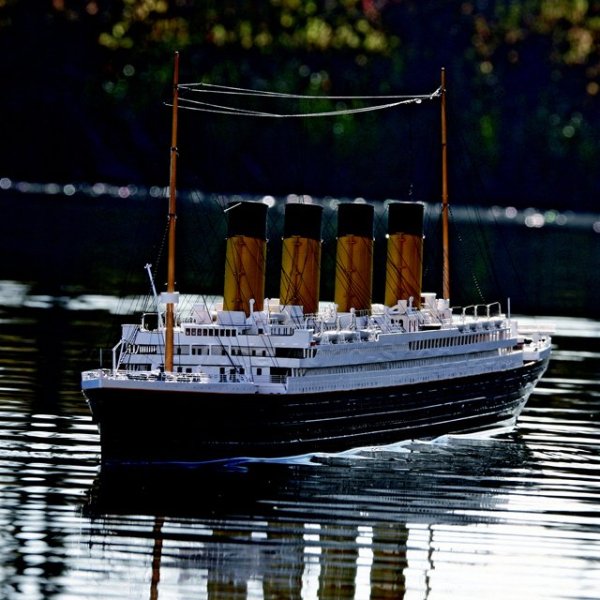 Remote Controlled Titanic Boat – rewrite history by bringing the Titanic back home