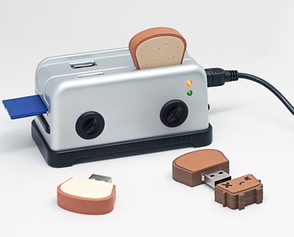 Smoko Toaster USB Hub – the perfect hub in the style of the perfect food
