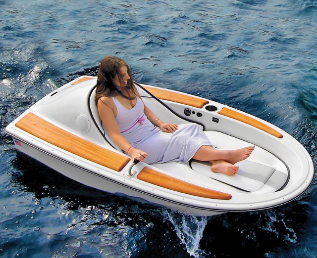 One-Person Electric Watercraft – for enjoying the lake by yourself