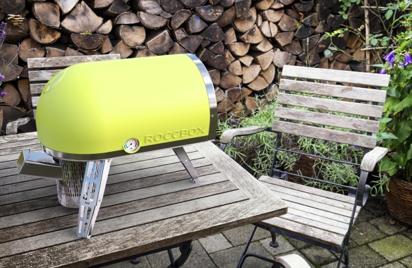 Roccbox – outdoor cooking designed like a pizzeria
