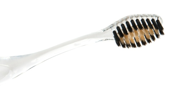 Nano-B Toothbrush – fight bacteria with gold and silver
