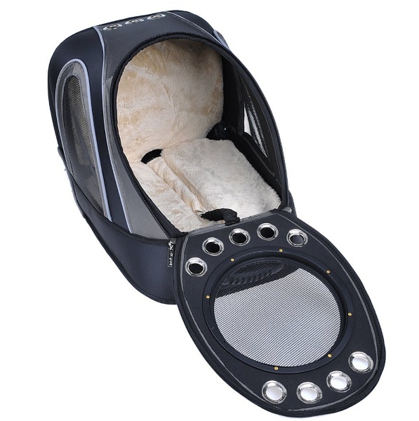 U-Pet Bubble Pet Carrier – give your pet a full view of the world during the next trip to the vet
