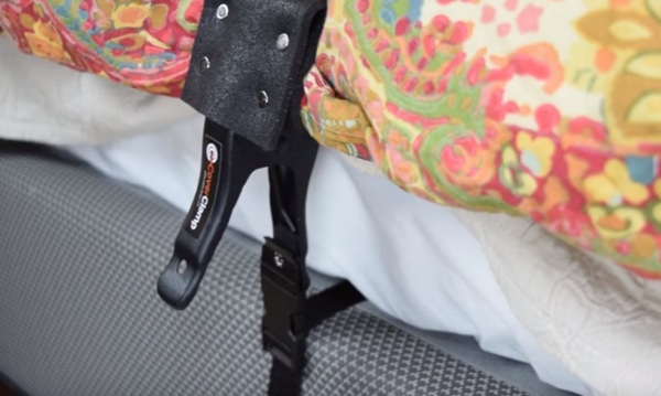 CoverClamp – stay nice and cozy in bed even if your partner tosses and turns