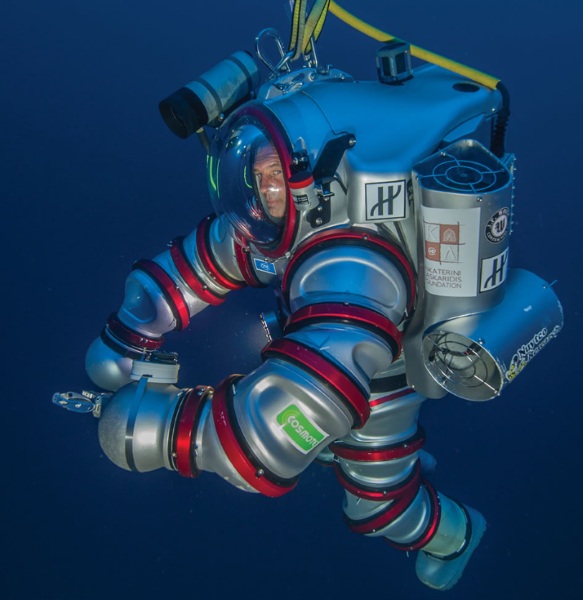 Self Propelled Aquanaut’s Suit – forget scuba gear, become a real deep sea explorer