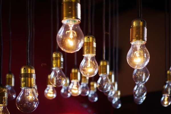 Recycling Light – a new way to bring back old lightbulbs