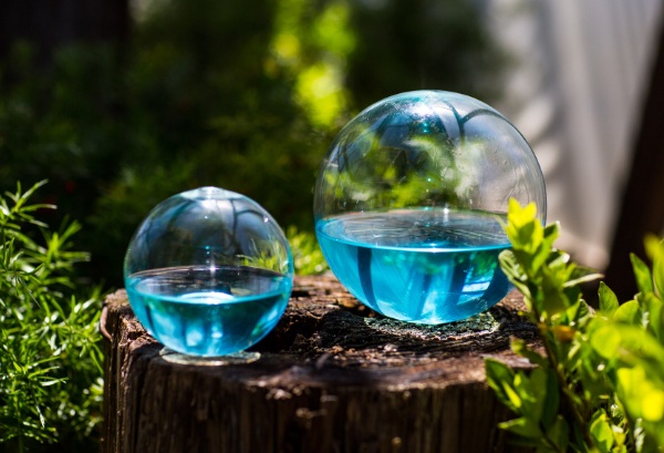 Dino Sphere – this magical ball runs on sunlight and water