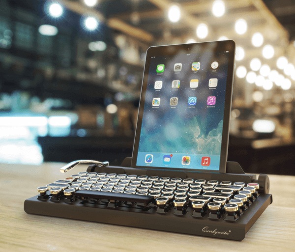 Qwerkywriter – the vintage keyboard for your tablet needs
