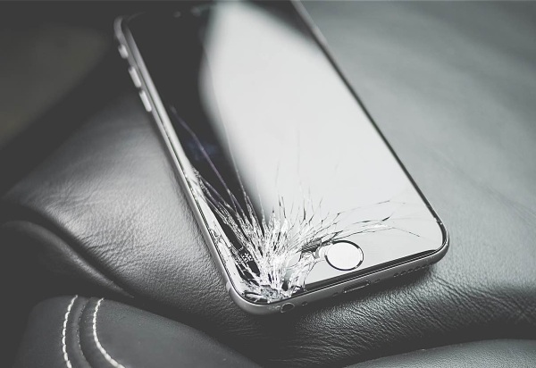 No More Cracked Screens – new research finds better, stronger mobile screen material