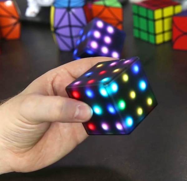 Futuro Cube – take your cube puzzle to the next level