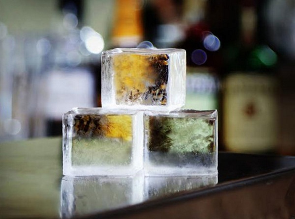 True Cubes Tray – get crystal clear ice as nature intended